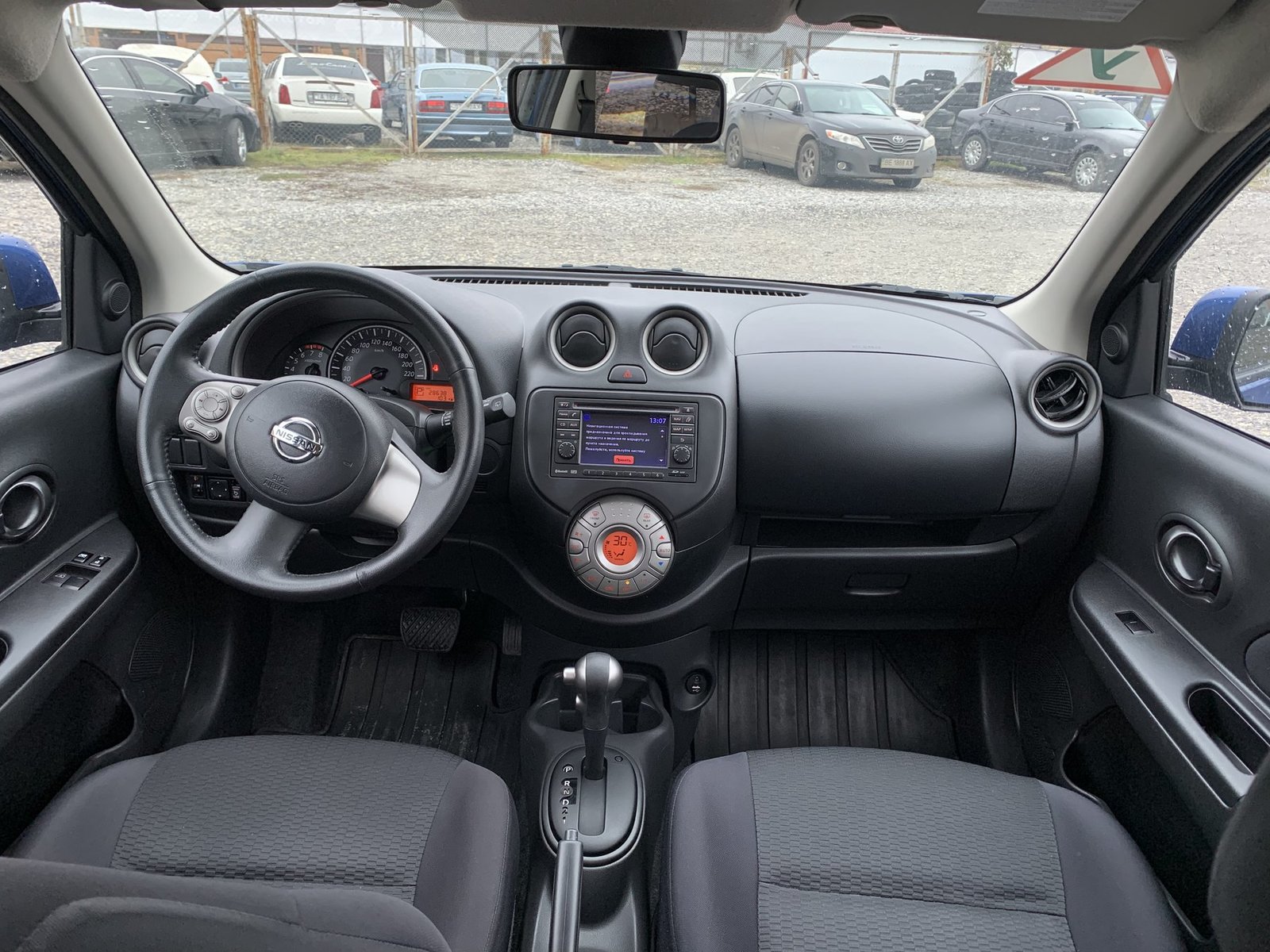 Nissan Micra 2006 салон